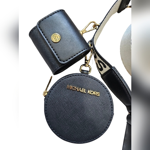 Michael Kors Black Leather Jet Set Travel Crossbody, NEW With Tags! - Picture 3 of 12